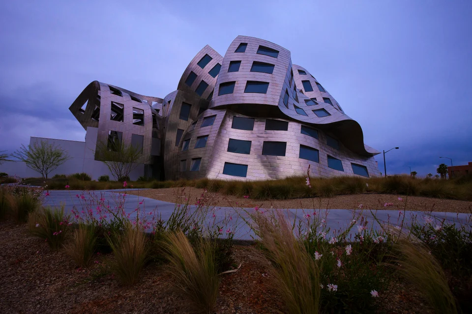 Lou Ruvo Center architecture in Las Vegas